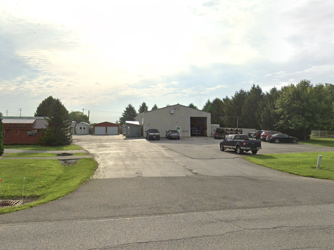 Jeff's Auto Repair & Towing shop building and lot